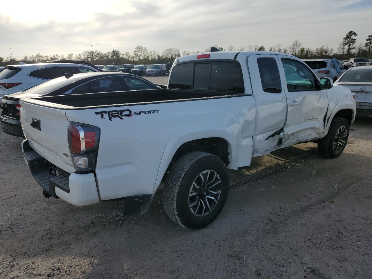 Obraz 3 z Toyota Tacoma Access Cab 2023 z VIN 3TYRZ5CNXPT028787