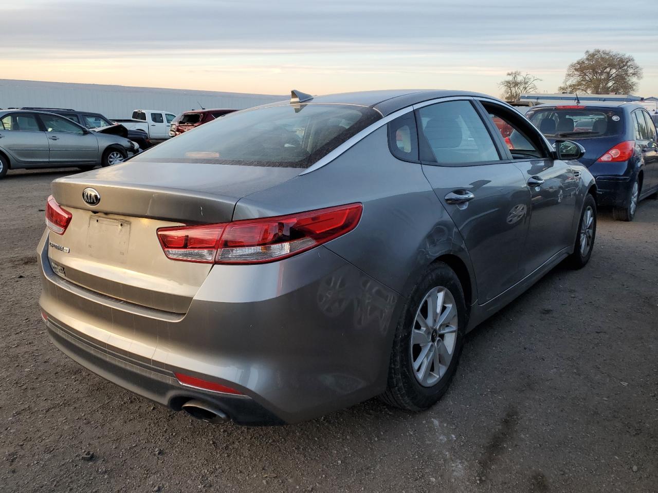 Obraz 3 z 2018 KIA OPTIMA LX 2018 z VIN 5XXGT4L33JG189536