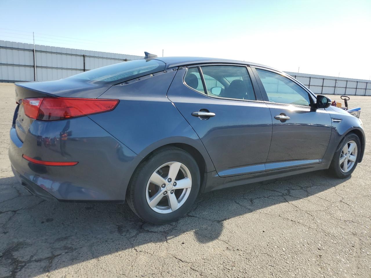Изображение 3 2015 KIA OPTIMA LX 2015 с VIN 5XXGM4A78FG476235