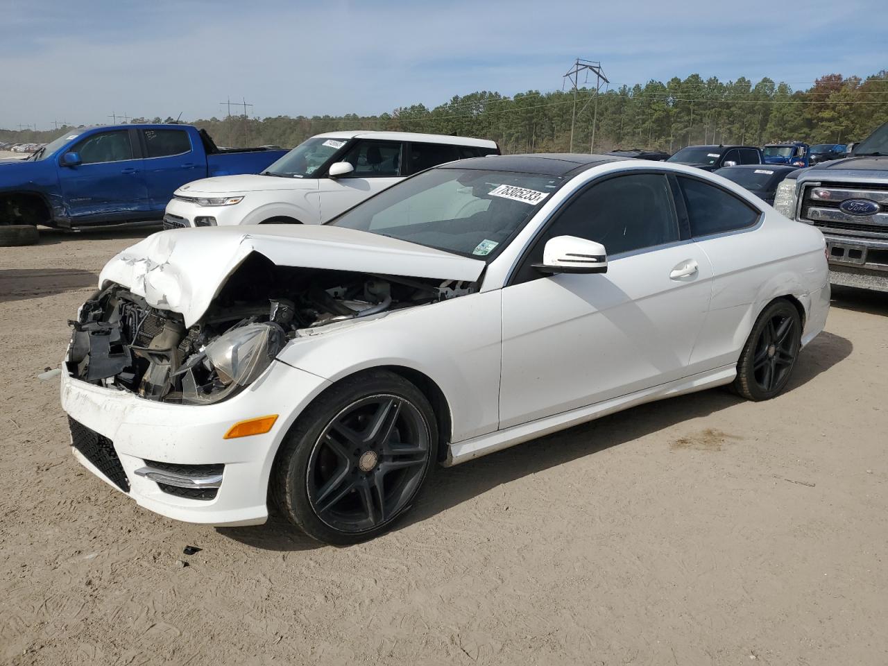 Image 1 of 2015 MERCEDES-BENZ C 250 2015 with VIN WDDGJ4HB1FG402205