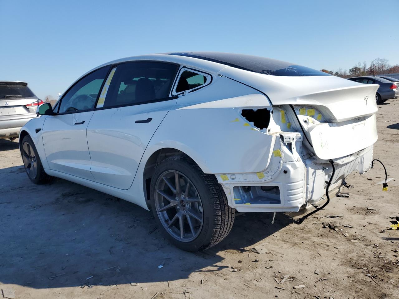 Изображение 2 2021 TESLA MODEL 3  2021 с VIN 5YJ3E1EA3MF043390