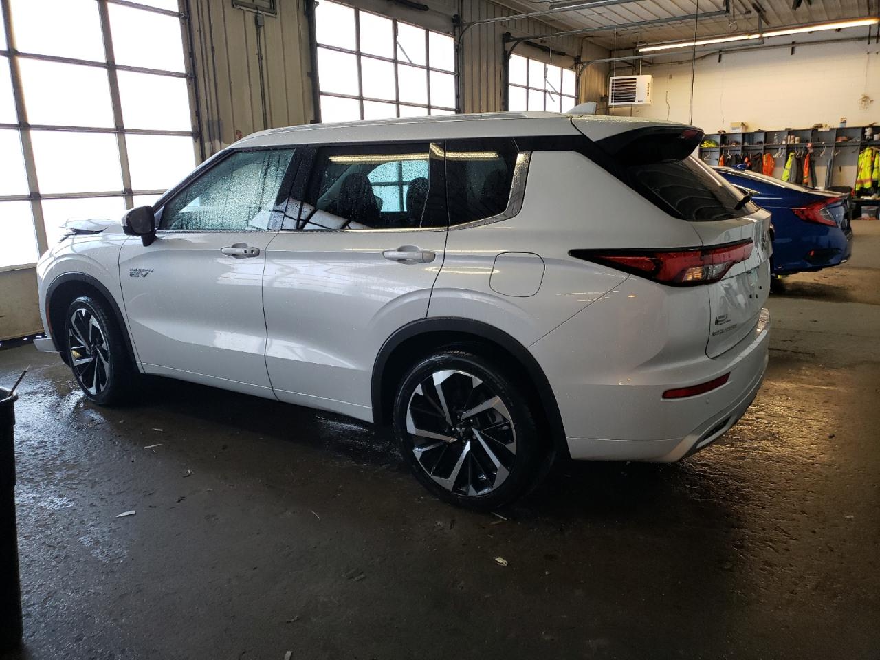 Изображение 2 2023 MITSUBISHI OUTLANDER SEL 2023 с VIN JA4T5VA97PZ025065