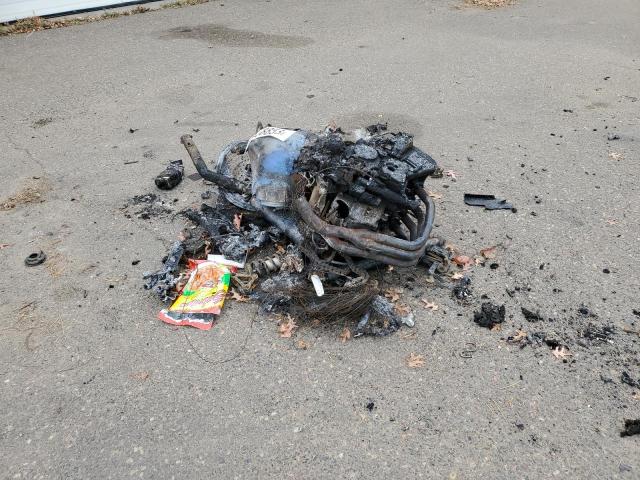 Изображение 1 2002 YAMAHA YZFR6 L 2002 с VIN JYARJ04E42A025471