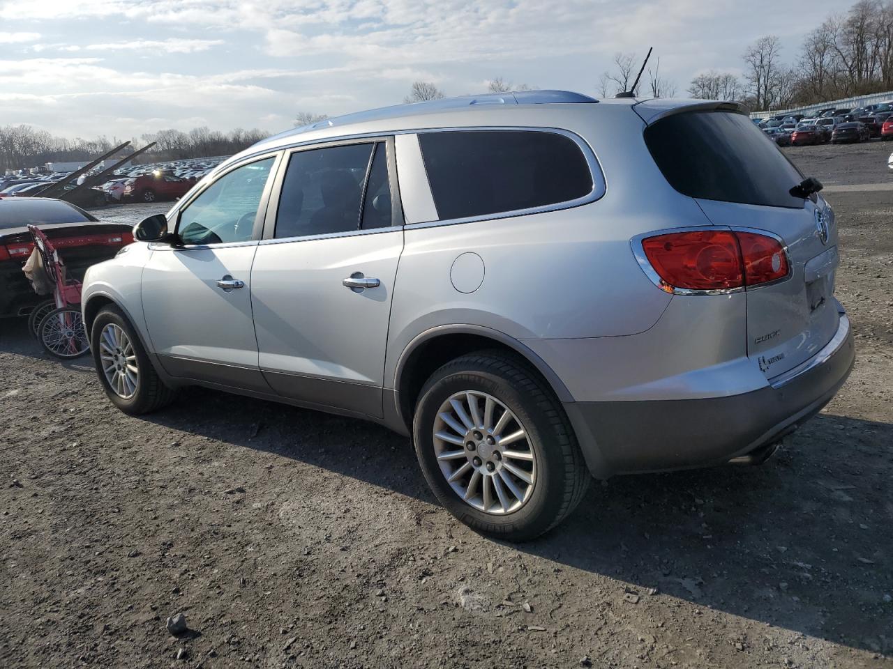 Obraz 2 z 2011 BUICK ENCLAVE CX 2011 z VIN 5GAKVAED3BJ321024