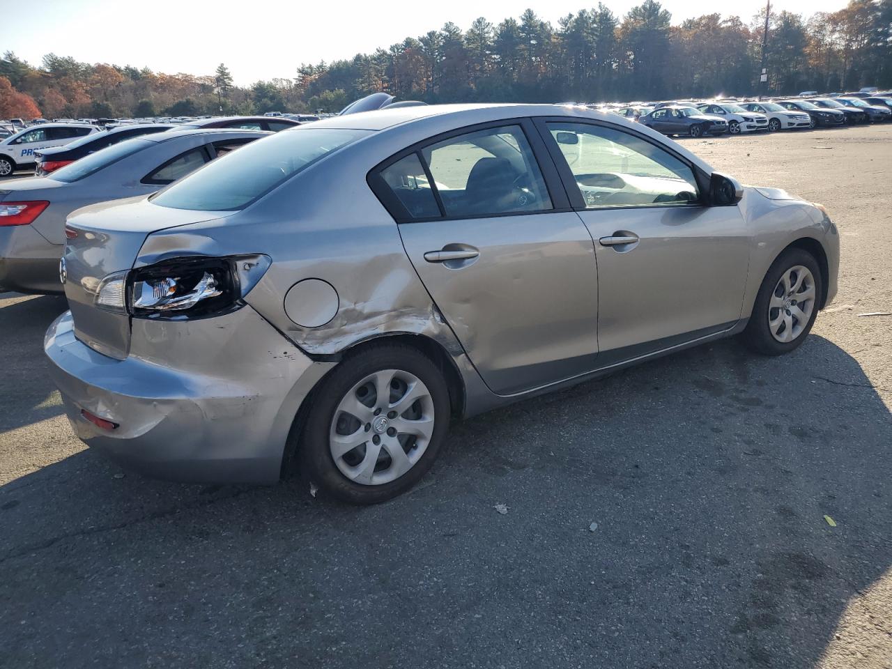 Image 3 of 2012 MAZDA 3 I 2012 with VIN JM1BL1UF1C1588459