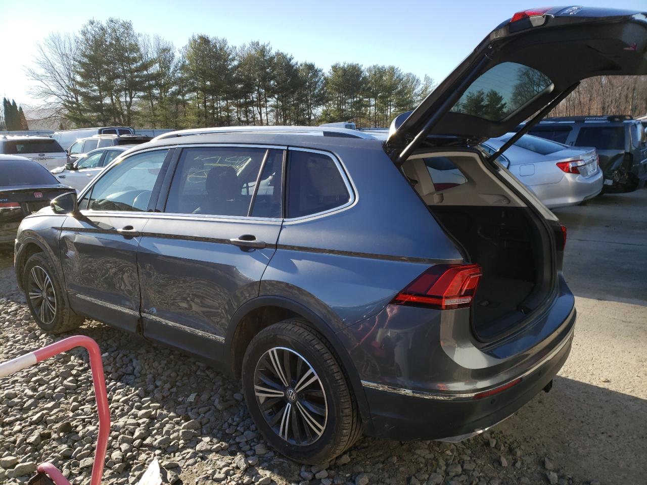 Изображение 2 2018 VOLKSWAGEN TIGUAN SE 2018 с VIN 3VV2B7AXXJM158028