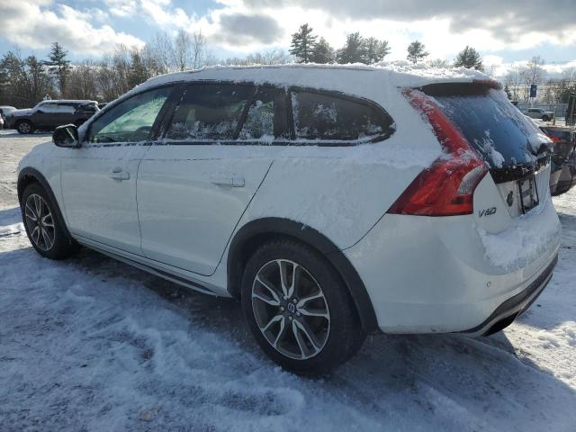 Image 2 of 2016 VOLVO V60 CROSS COUNTRY PREMIER 2016 with VIN YV4612HK4G1003512