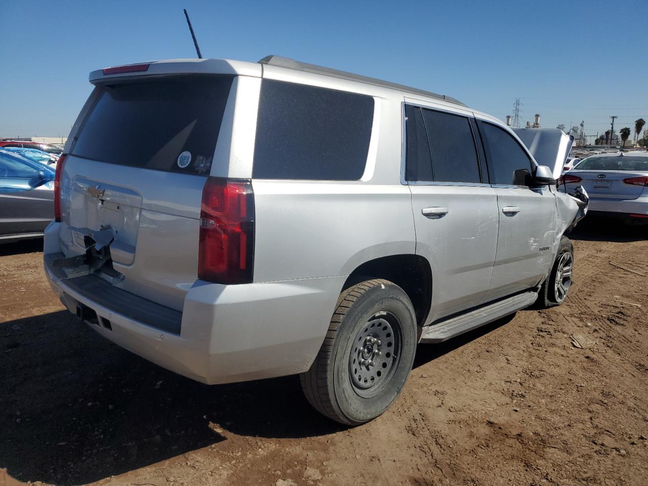 Изображение 3 2020 CHEVROLET TAHOE K1500 LS 2020 с VIN 1GNSKAEC4LR203671