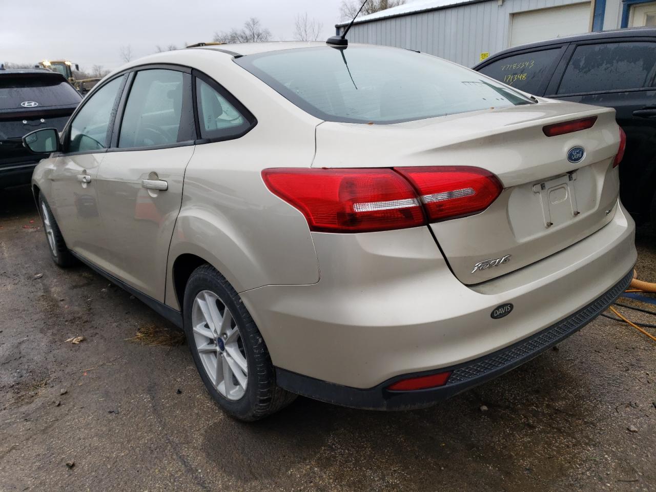 Изображение 2 2017 FORD FOCUS SE 2017 с VIN 1FADP3F22HL228587