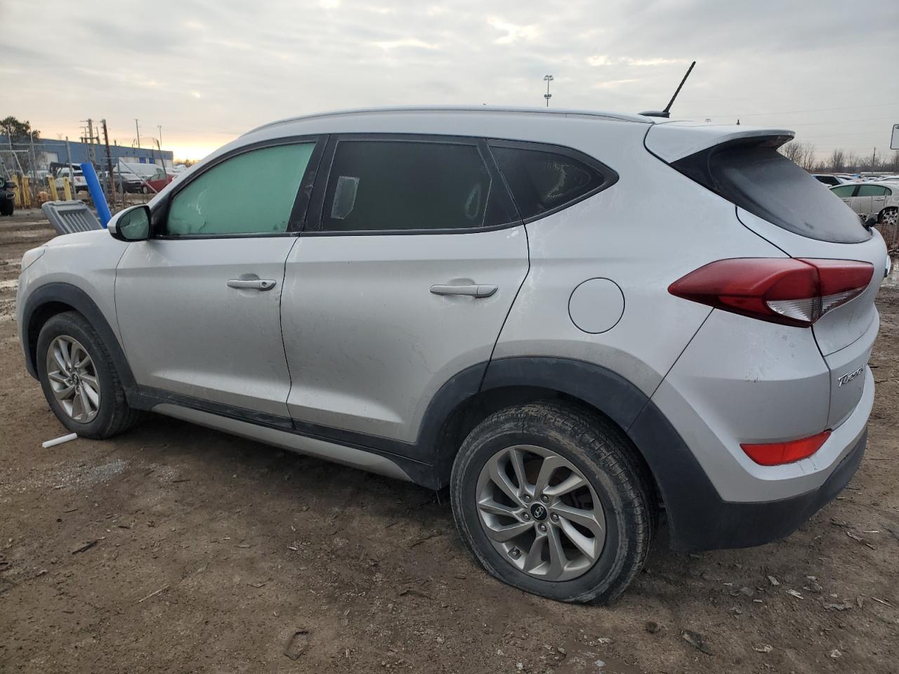 Image 2 of 2017 HYUNDAI TUCSON LIMITED 2017 with VIN KM8J3CA44HU268600
