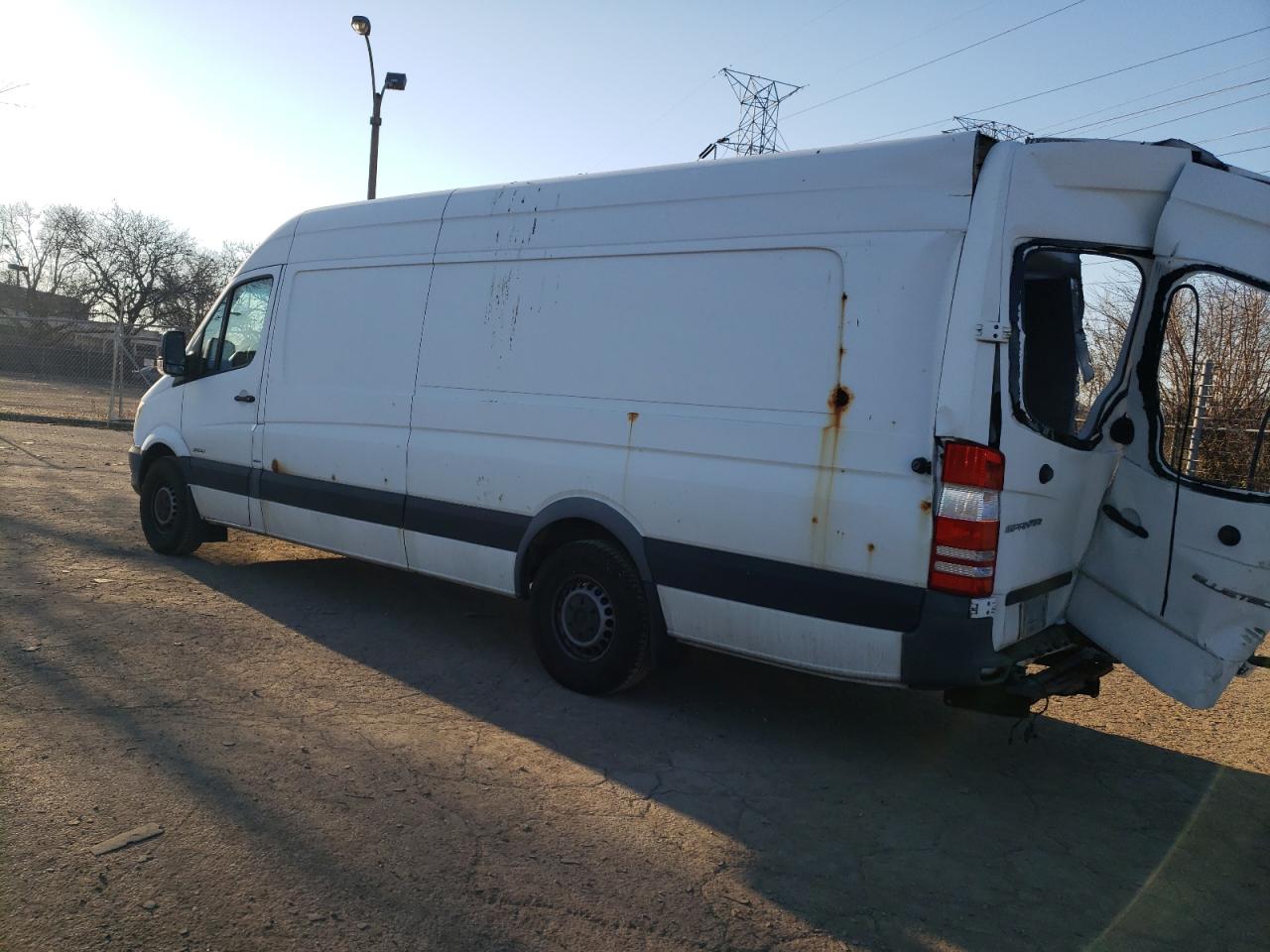 Obraz 2 z 2015 MERCEDES-BENZ SPRINTER 2500 2015 z VIN WD3PE8DC1FP142239