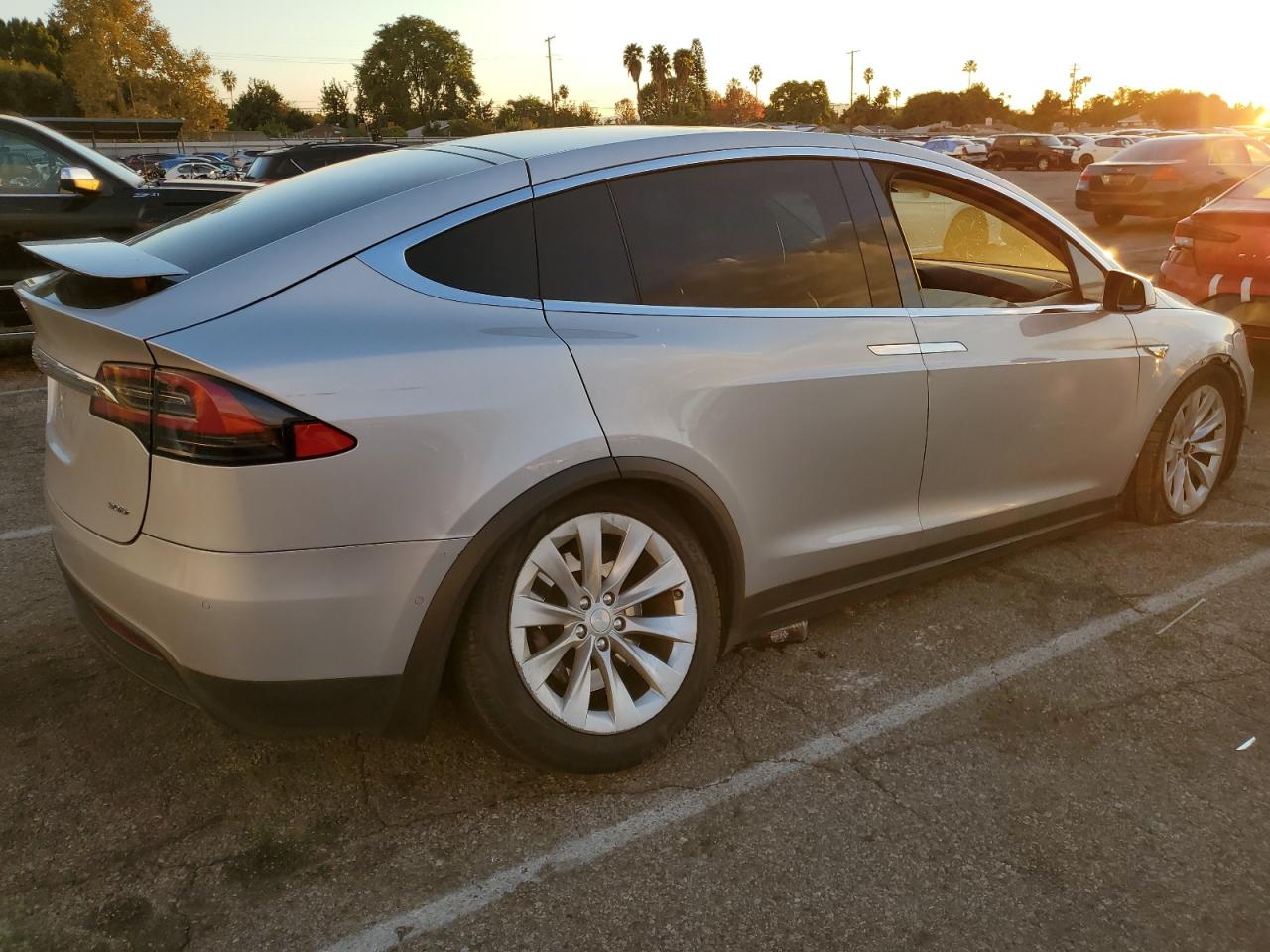 Изображение 3 2016 TESLA MODEL X  2016 с VIN 5YJXCBE27GF005266