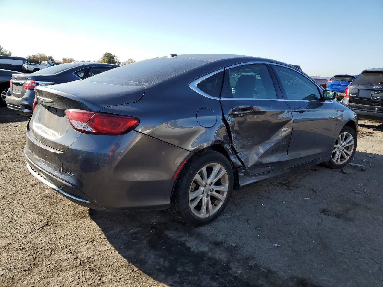 Изображение 3 Chrysler 200 Limited 2015 с VIN 1C3CCCAB4FN724926