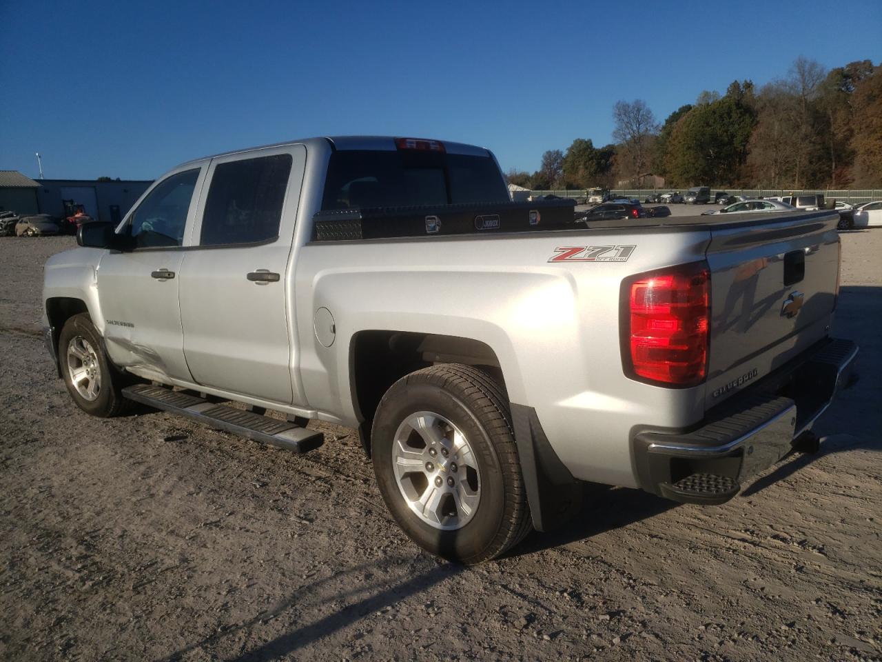 Image 2 of 2014 CHEVROLET SILVERADO K1500 LT 2014 with VIN 3GCUKRECXEG229131