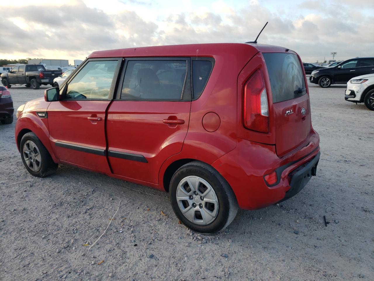 Image 2 of 2013 KIA SOUL  2013 with VIN KNDJT2A56D7633990