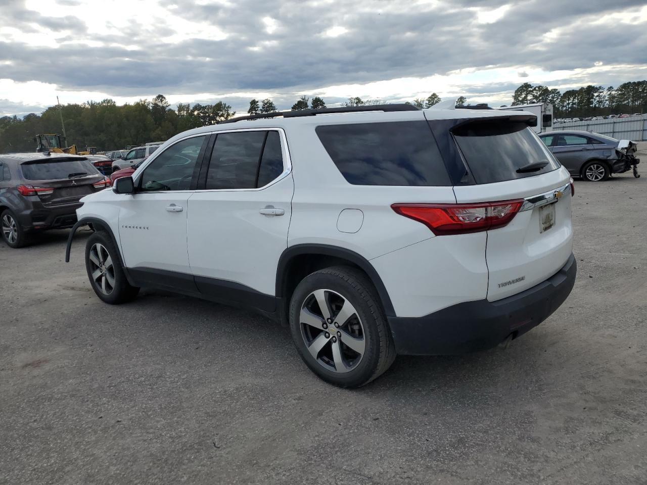 Изображение 2 2020 CHEVROLET TRAVERSE LT 2020 с VIN 1GNERHKW4LJ126993