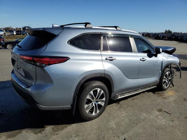 Obraz 3 z 2023 TOYOTA HIGHLANDER HYBRID XLE 2023 z VIN 5TDKBRCH7PS113878