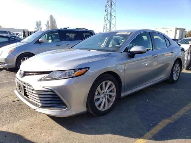 Obraz 1 z 2022 TOYOTA CAMRY LE 2022 z VIN 4T1C11AK3NU673201