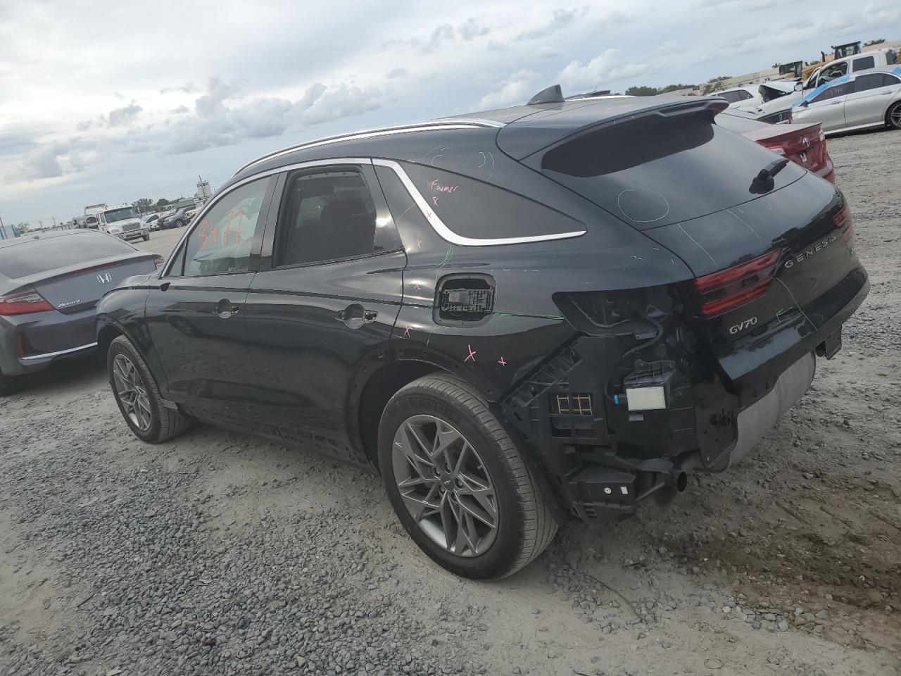 Image 2 of 2022 GENESIS GV70 BASE 2022 with VIN KMUMADTB2NU060524