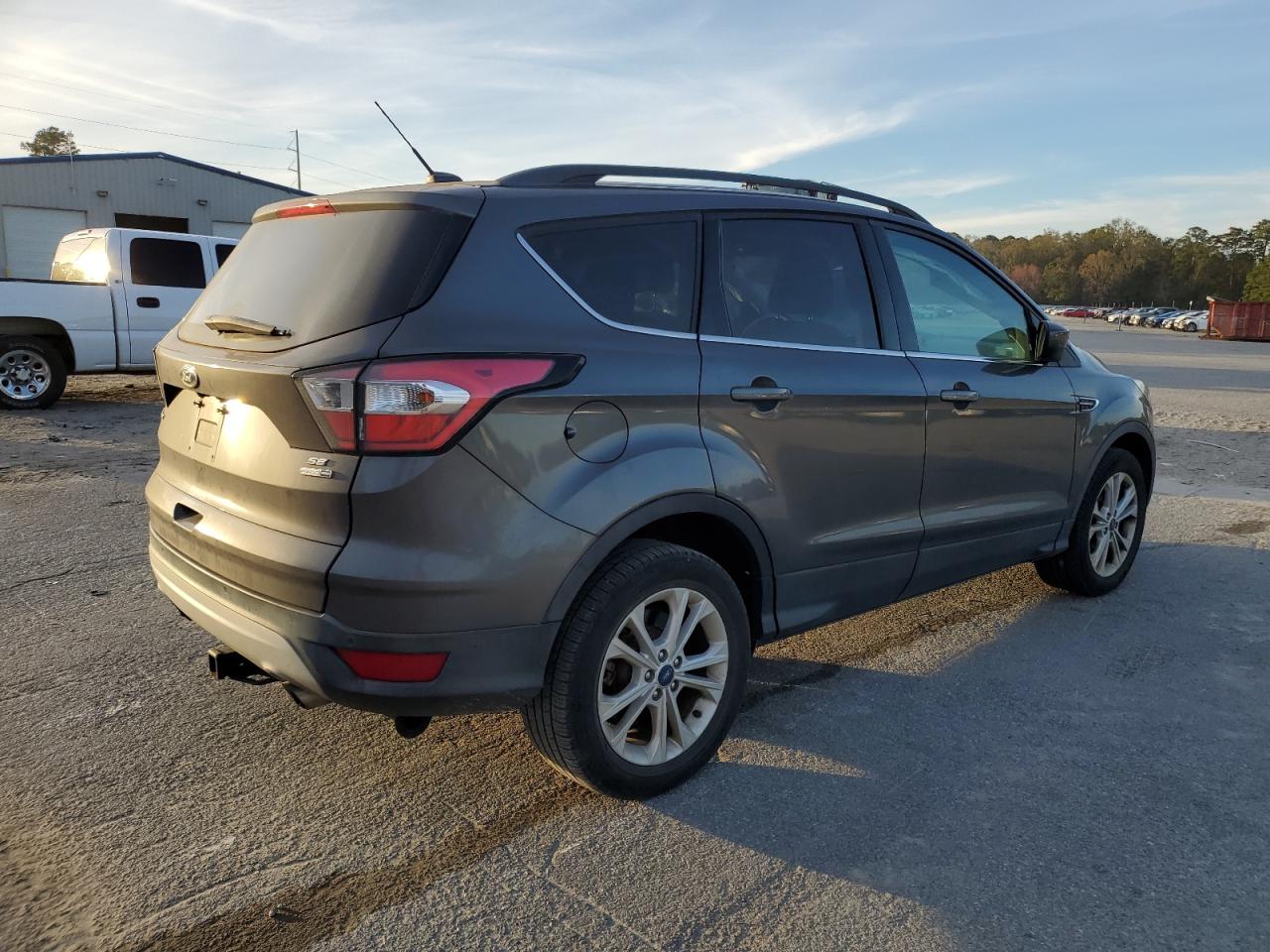 Image 3 of 2017 FORD ESCAPE SE 2017 with VIN 1FMCU9GD9HUC79205
