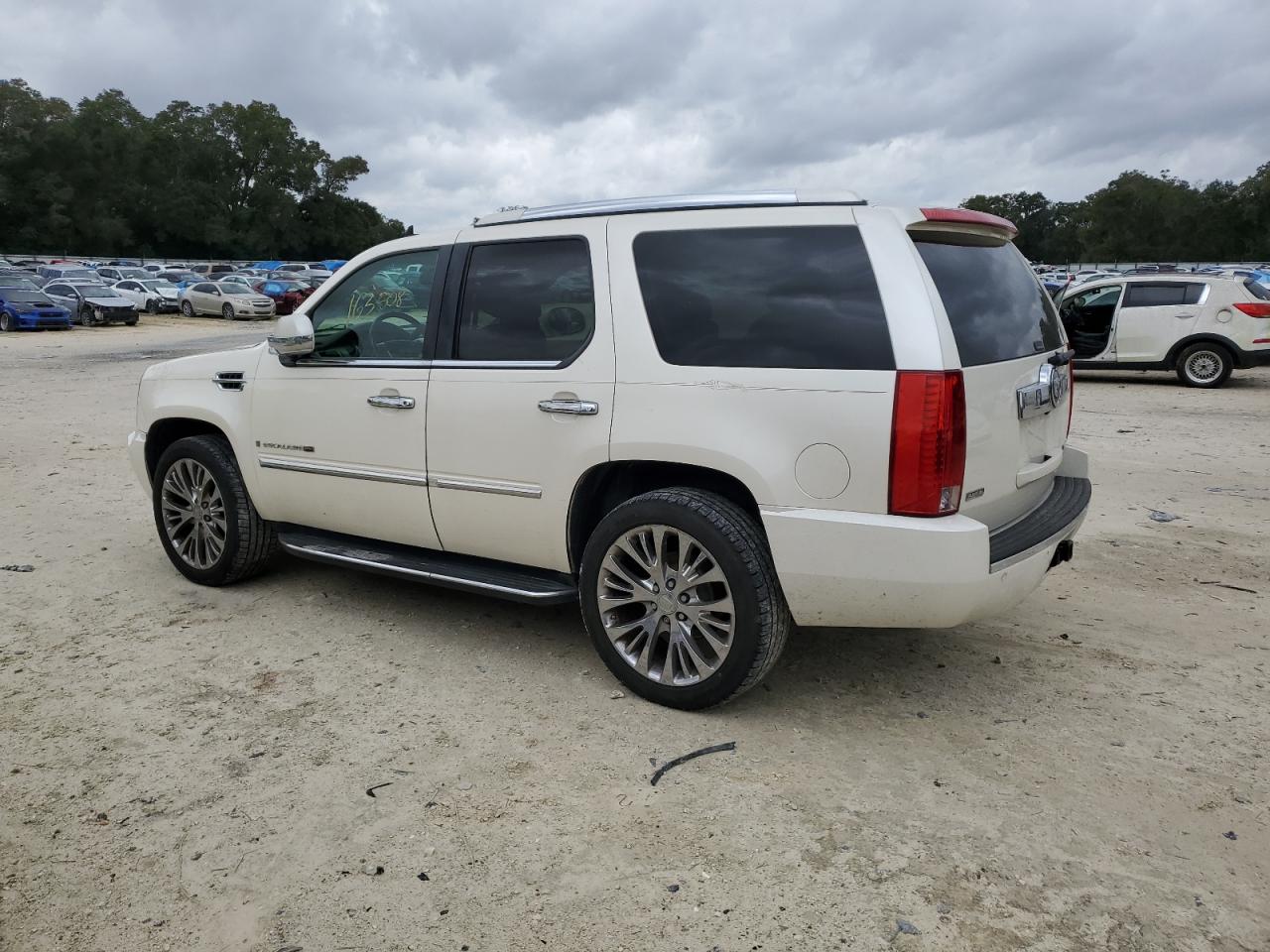 Image 2 of 2009 CADILLAC ESCALADE SPORT 2009 with VIN 1GYFC53209R116071