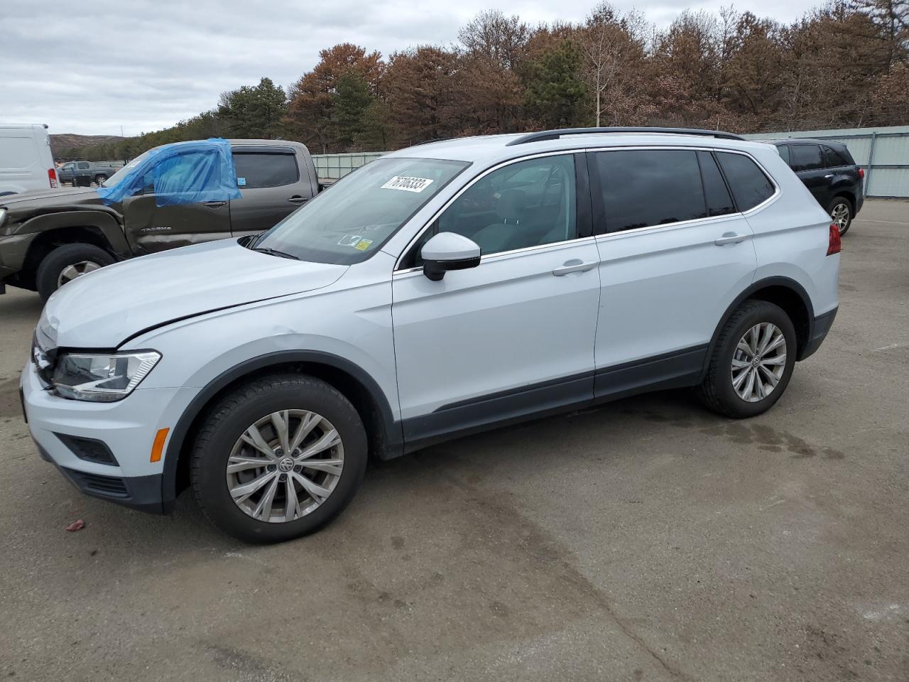 Image 1 of 2019 VOLKSWAGEN TIGUAN SE 2019 with VIN 3VV2B7AXXKM050641