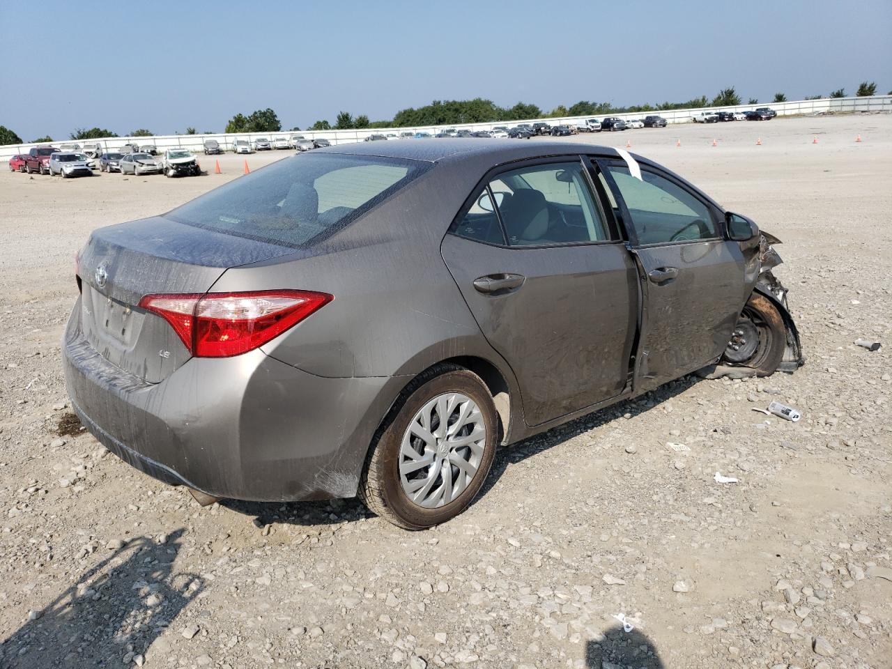 Image 3 of 2019 TOYOTA COROLLA L 2019 with VIN 2T1BURHE1KC242869