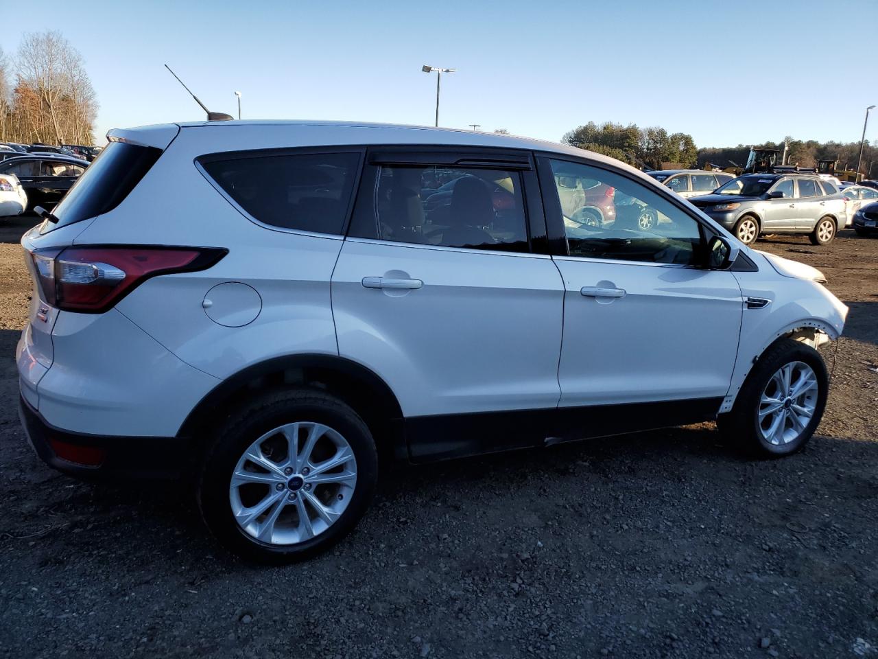 Image 3 of 2017 FORD ESCAPE SE 2017 with VIN 1FMCU9GD3HUD03692