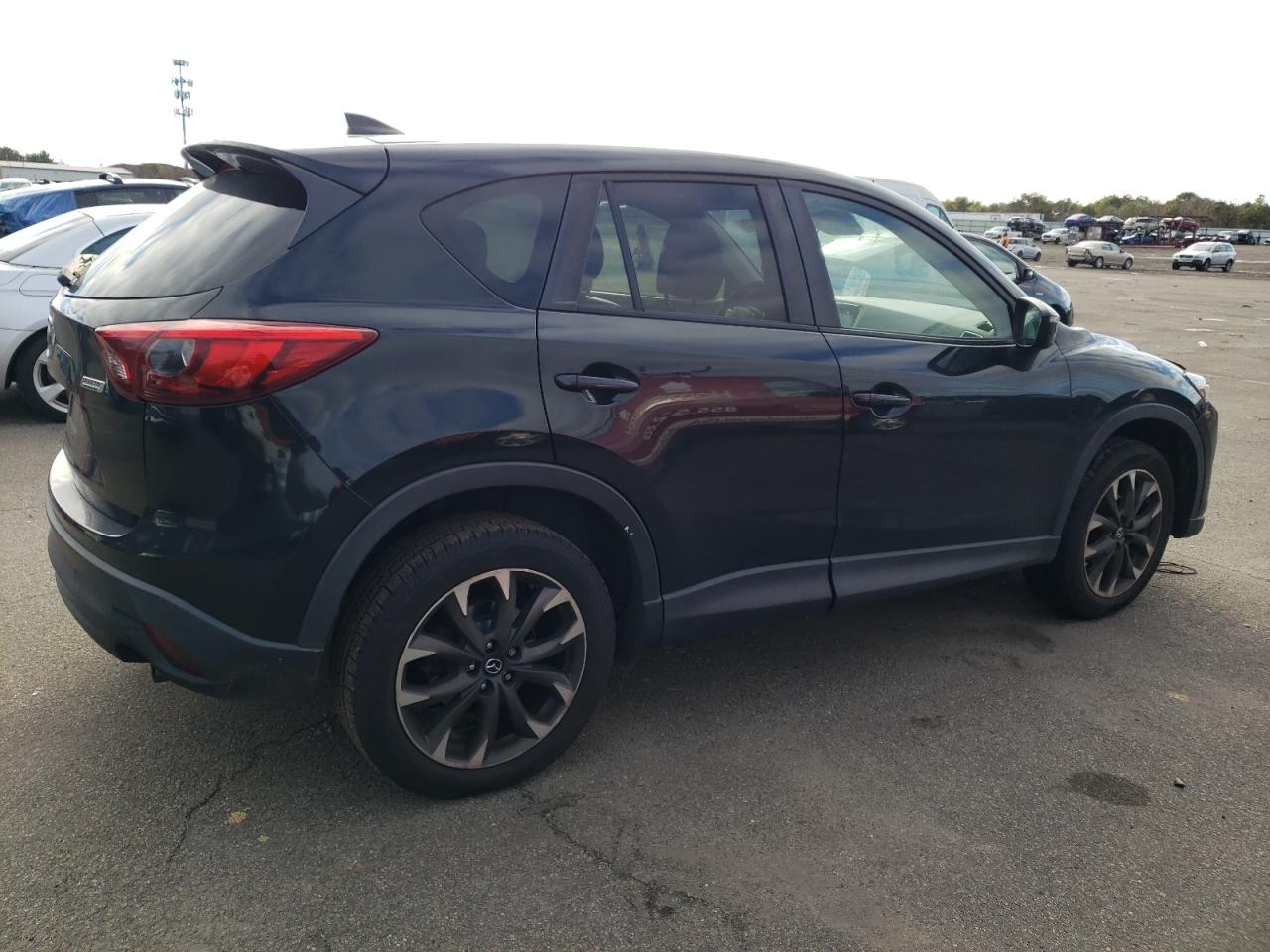 Obraz 3 z 2016 MAZDA CX-5 GT 2016 z VIN JM3KE4DY6G0647747