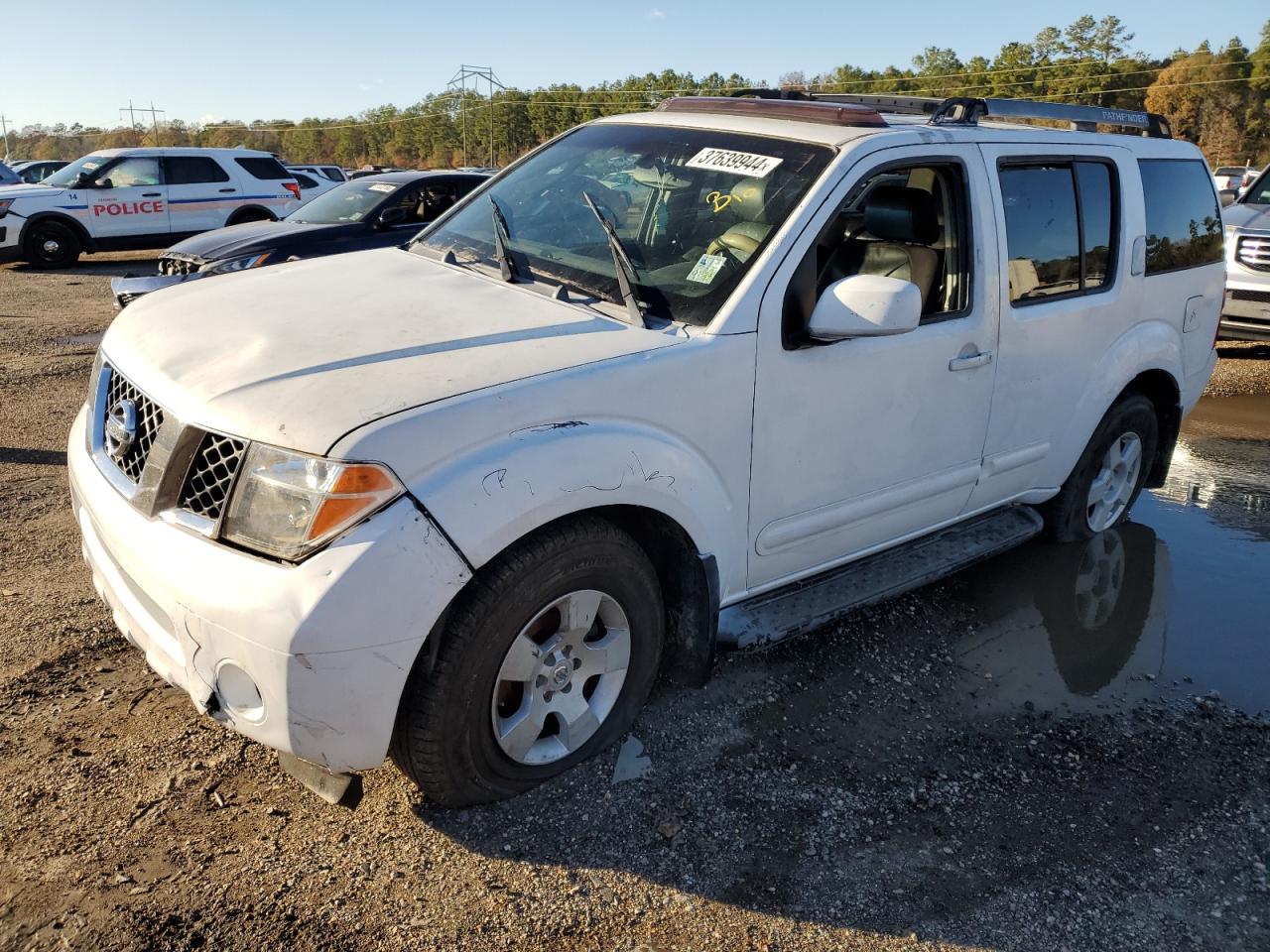 Image 1 of 2005 NISSAN PATHFINDER LE 2005 with VIN 5N1AR18U75C764646