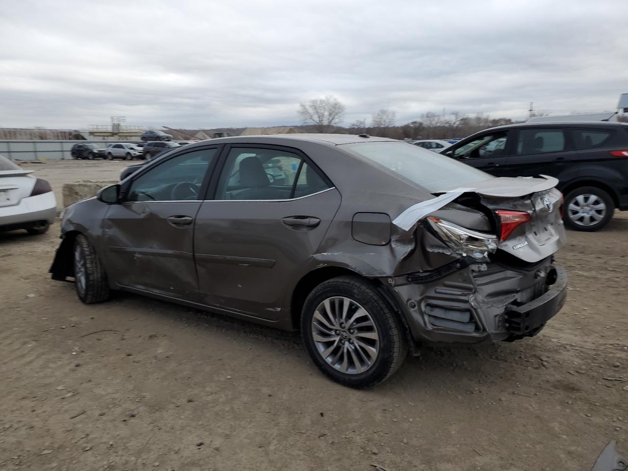Obraz 2 z 2017 TOYOTA COROLLA LE 2017 z VIN 5YFBPRHE7HP570409