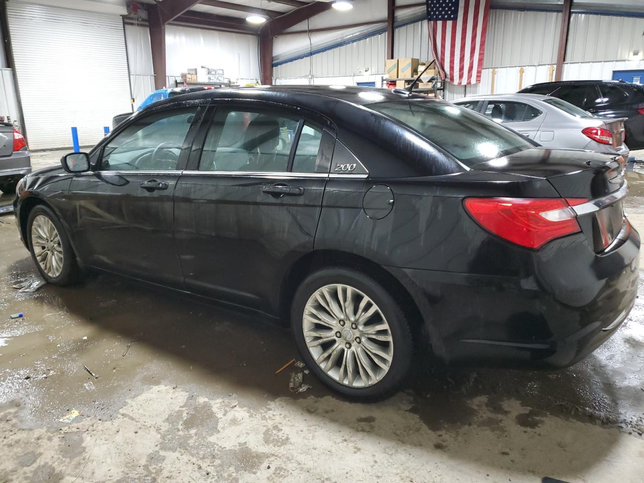 Изображение 2 2013 CHRYSLER 200 LX 2013 с VIN 1C3CCBABXDN670622