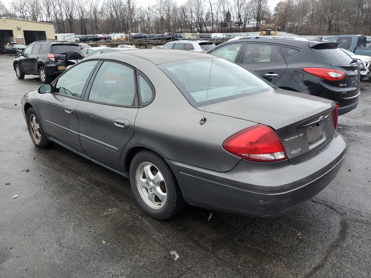 Image 2 of 2004 FORD TAURUS SE 2004 with VIN 1FAFP532X4G152578