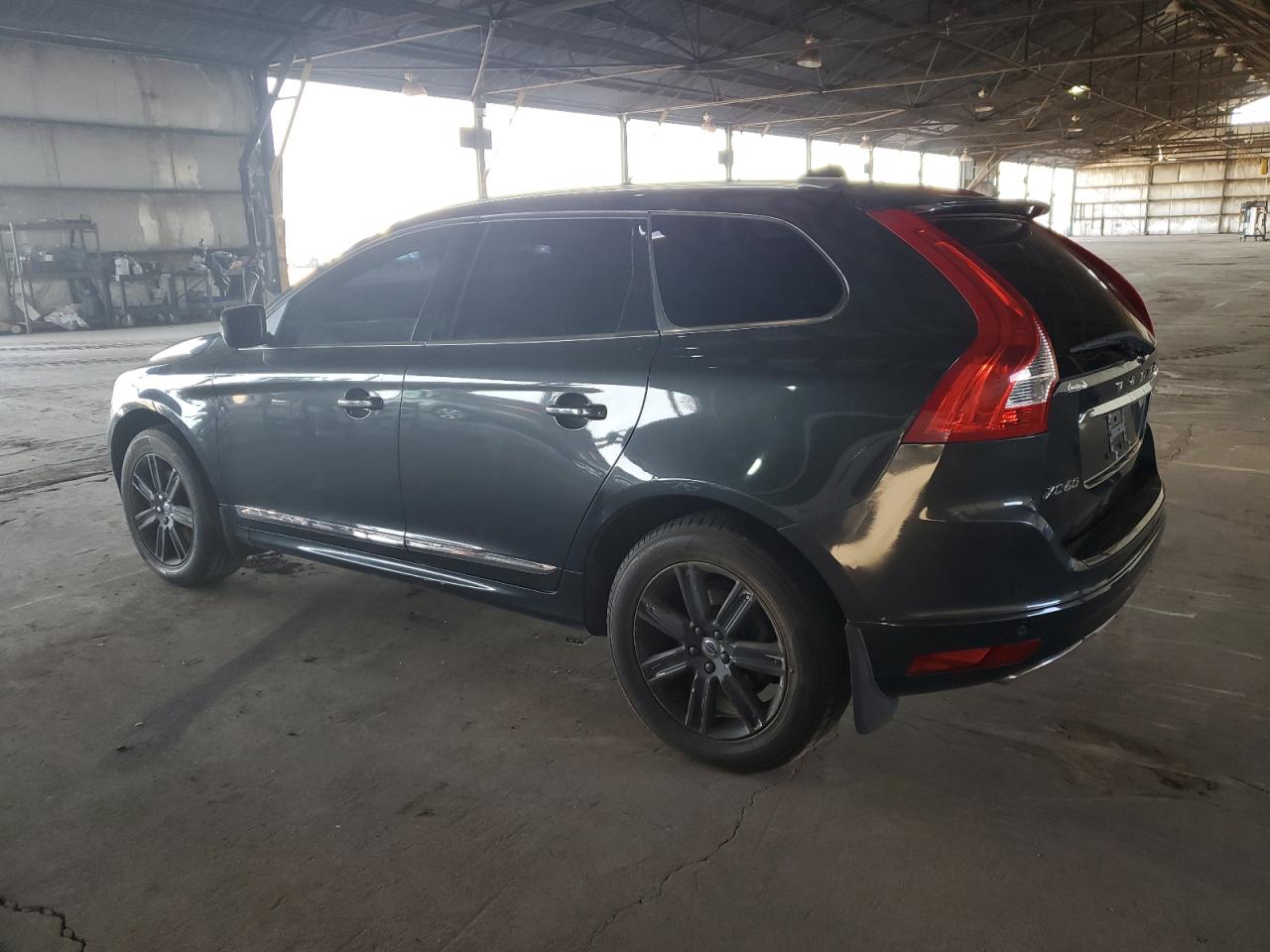 Изображение 2 2016 VOLVO XC60 T6 PREMIER 2016 с VIN YV449MRK2G2909520