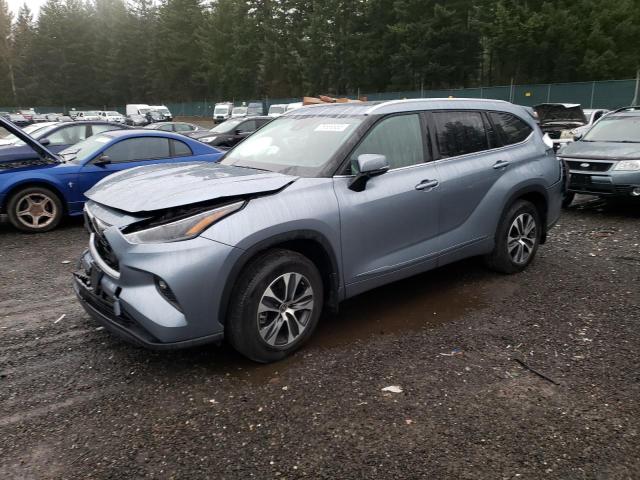 Image 1 of 2022 TOYOTA HIGHLANDER XLE 2022 with VIN 5TDHZRBH2NS165097