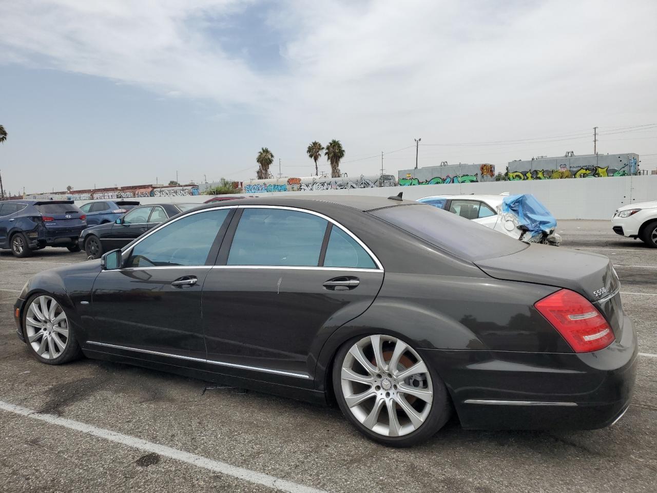 Image 2 of 2012 MERCEDES-BENZ S 550 2012 with VIN WDDNG7DB5CA447109