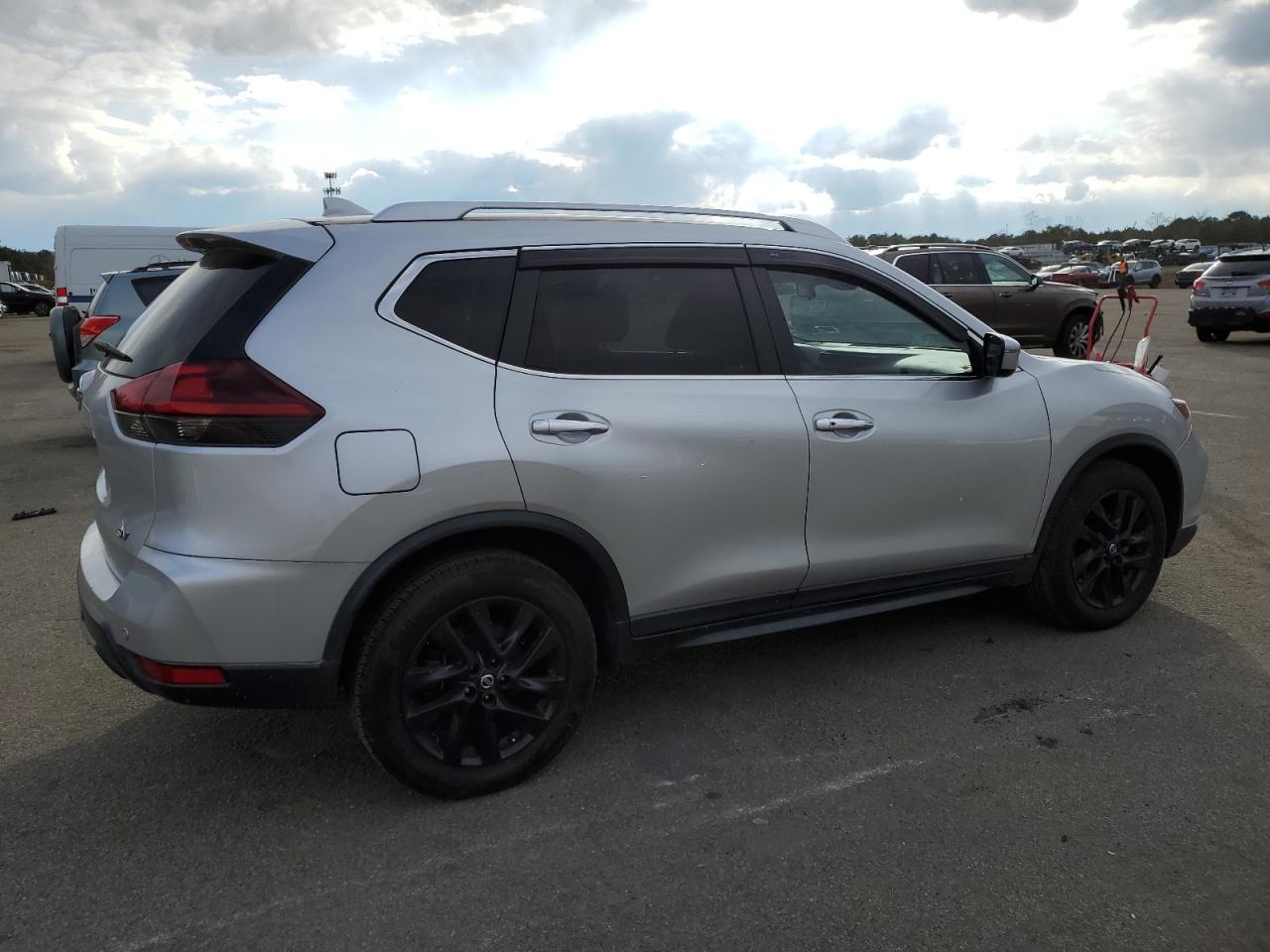 Изображение 3 2019 NISSAN ROGUE S 2019 с VIN KNMAT2MT1KP508273