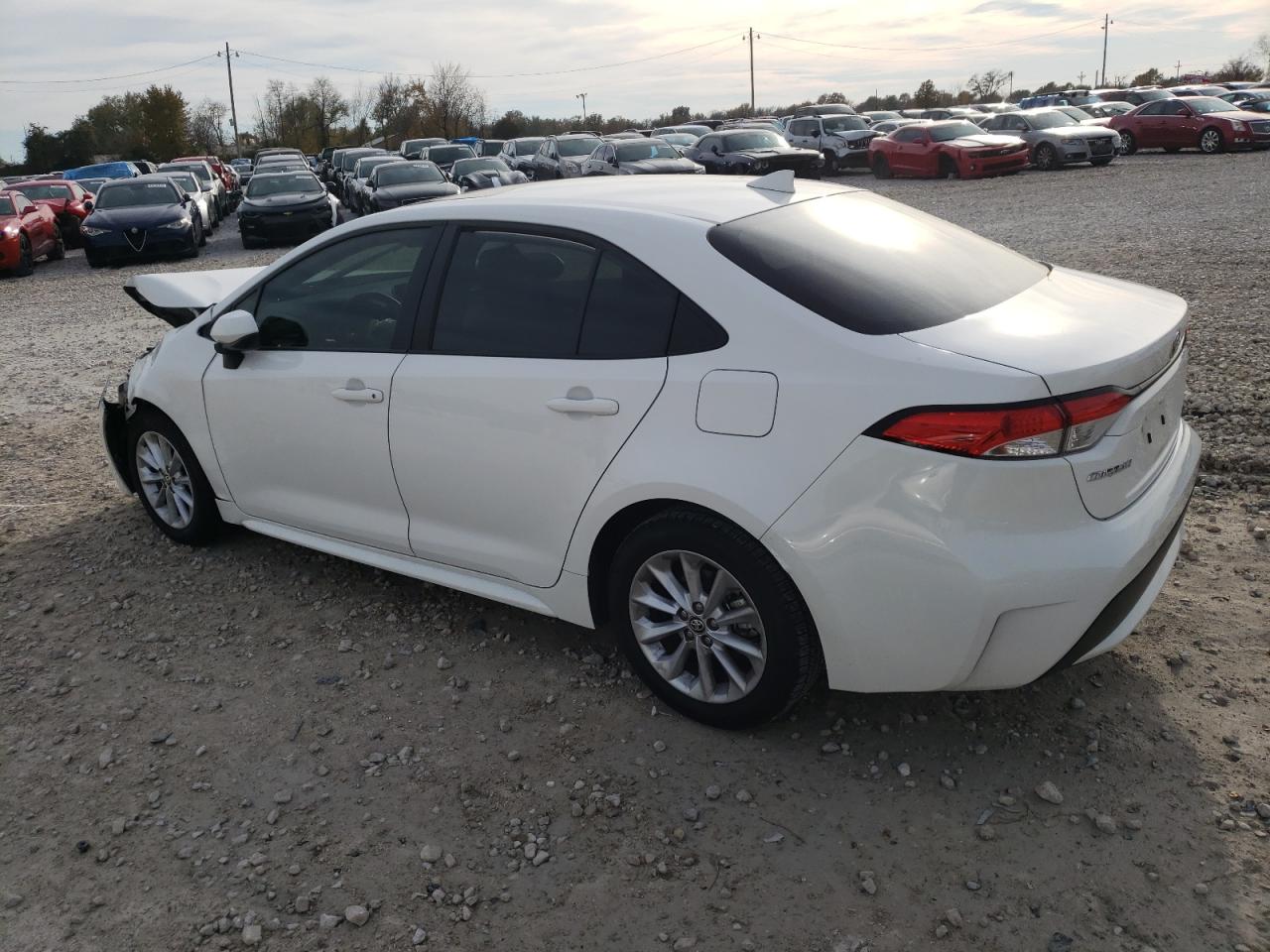 Изображение 2 2020 TOYOTA COROLLA LE 2020 с VIN JTDHPRAE4LJ070256