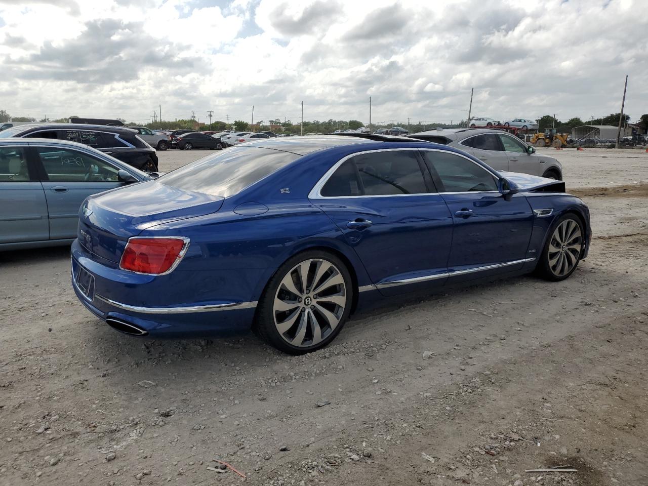 Image 3 of 2020 BENTLEY FLYING SPUR  2020 with VIN SCBBB6ZG1LC083272