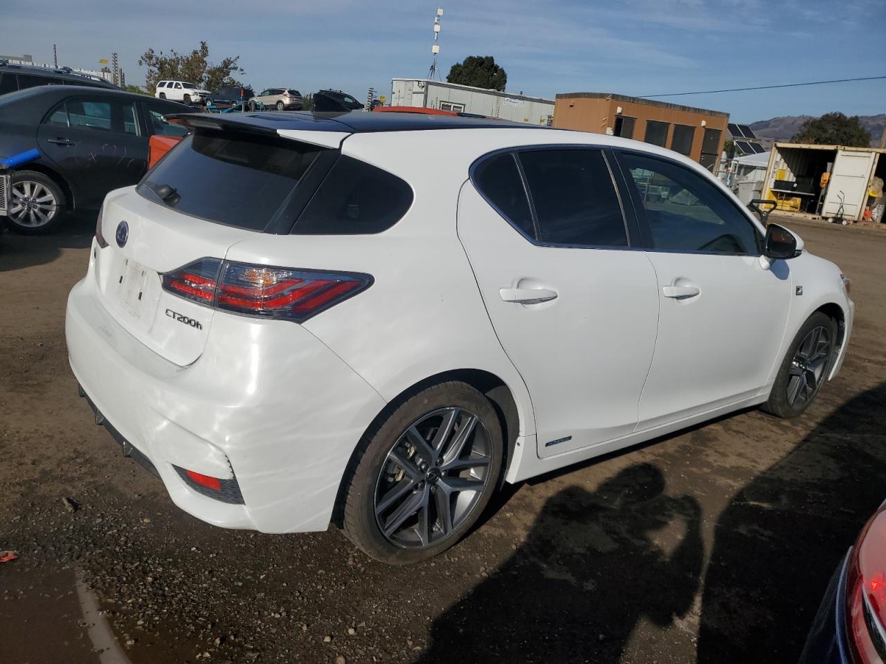Изображение 3 2016 LEXUS CT 200 2016 с VIN JTHKD5BH4G2279415