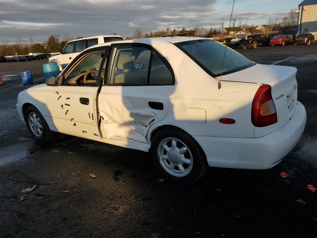 Obraz 2 z 2000 HYUNDAI ACCENT GL 2000 z VIN KMHCG45G6YU109245