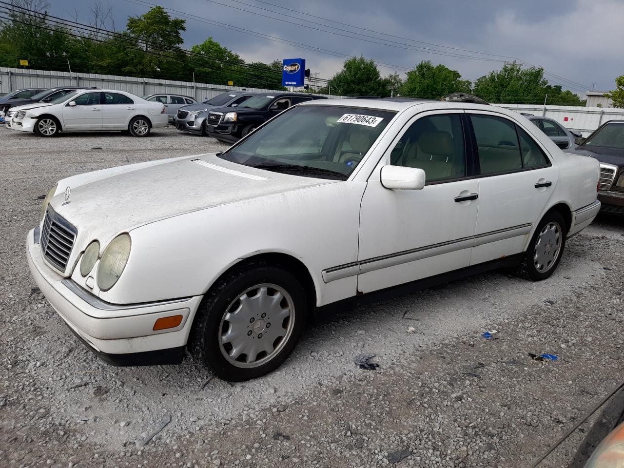 Image 1 of 1997 MERCEDES-BENZ E-CLASS 1997 with VIN WDBJF557FVA310529