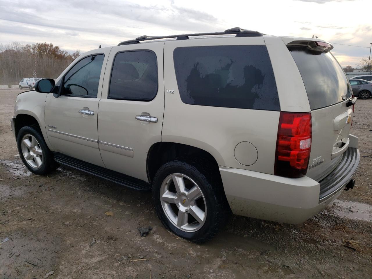 Image 2 of 2012 CHEVROLET TAHOE K1500 LTZ 2012 with VIN 1GNSKCE00CR146676