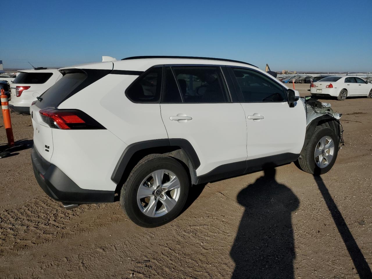 Image 3 of 2021 TOYOTA RAV4 XLE 2021 with VIN 2T3P1RFV6MC178842