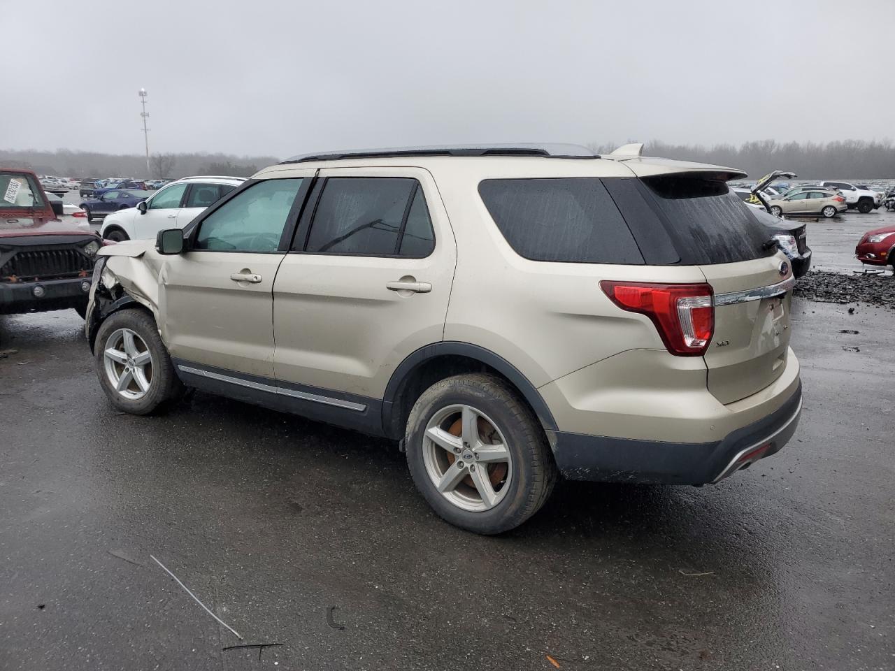 Изображение 2 2017 FORD EXPLORER XLT 2017 с VIN 1FM5K8D86HGC12950