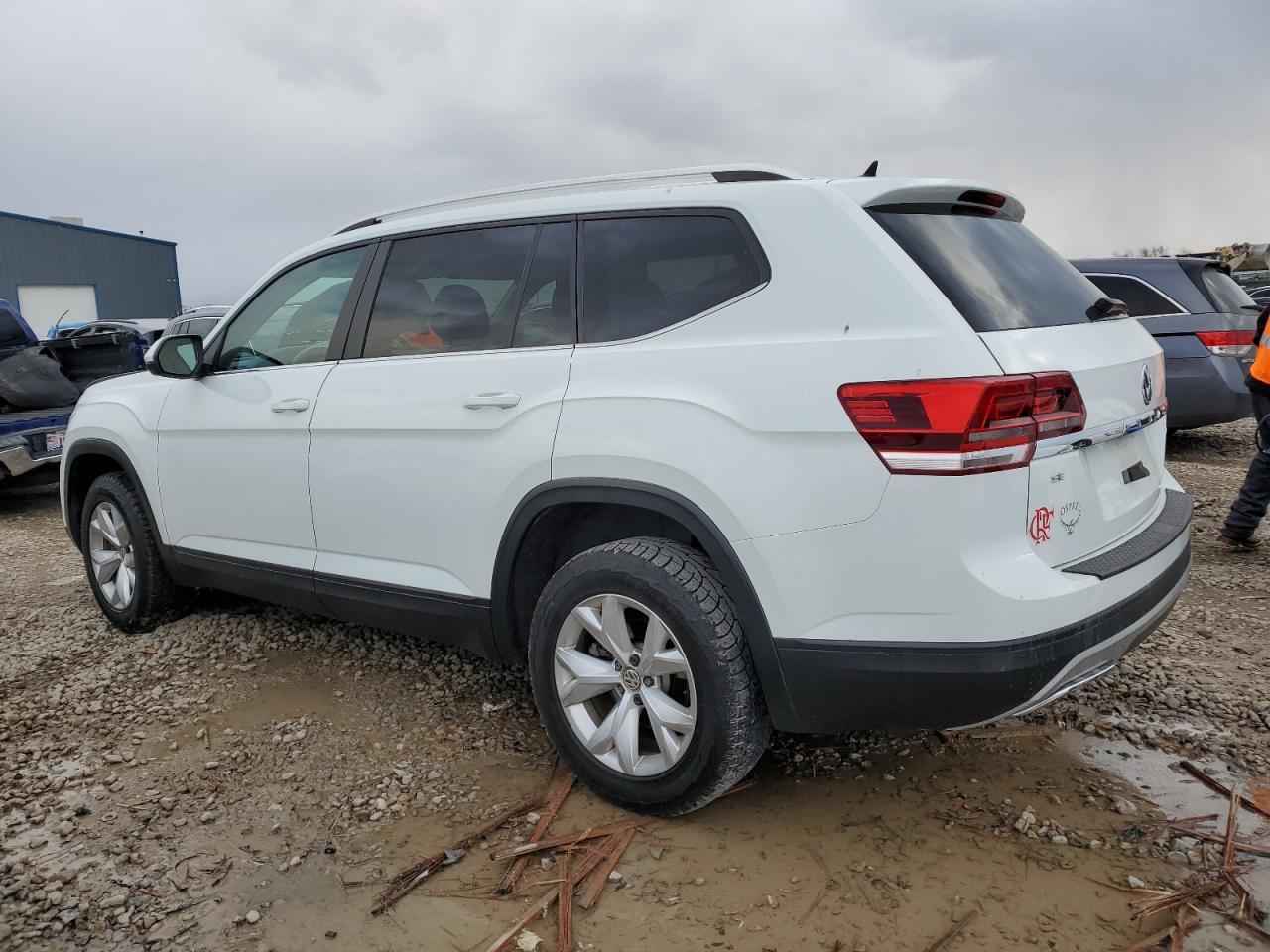 Obraz 2 z 2019 VOLKSWAGEN ATLAS SE 2019 z VIN 1V2UR2CA7KC570553