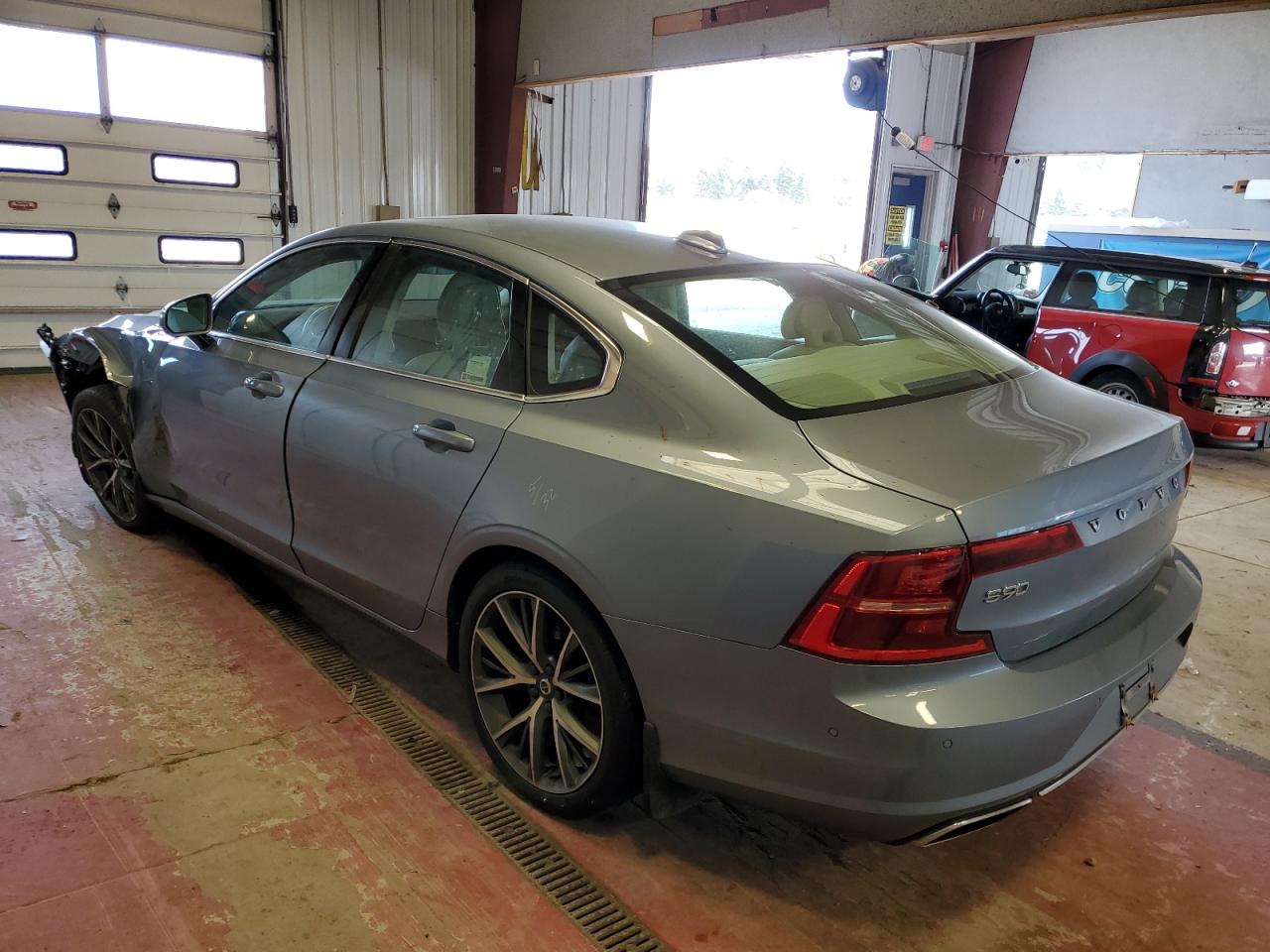 Image 2 of 2017 VOLVO S90 T6 MOMENTUM 2017 with VIN YV1A22MK3H1015954