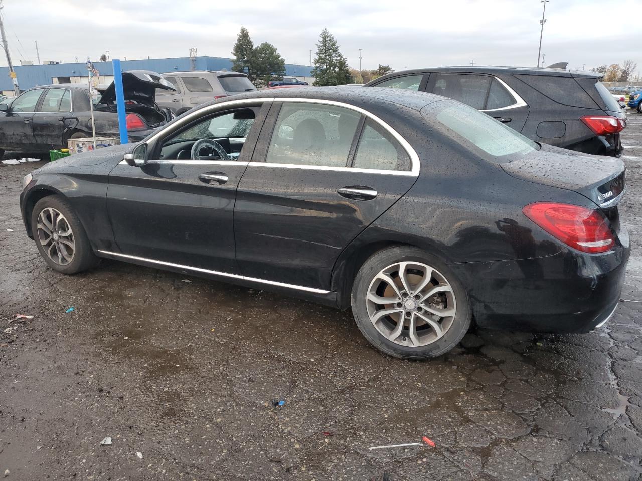 Image 2 of Mercedes-Benz C 300 4Matic 2015 with VIN 55SWF4KB2FU041138