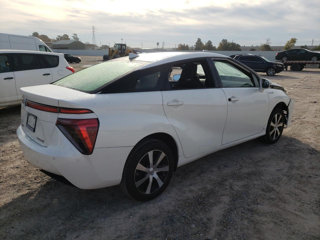 Изображение 3 2016 TOYOTA MIRAI  2016 с VIN JTDBVRBD0GA000406
