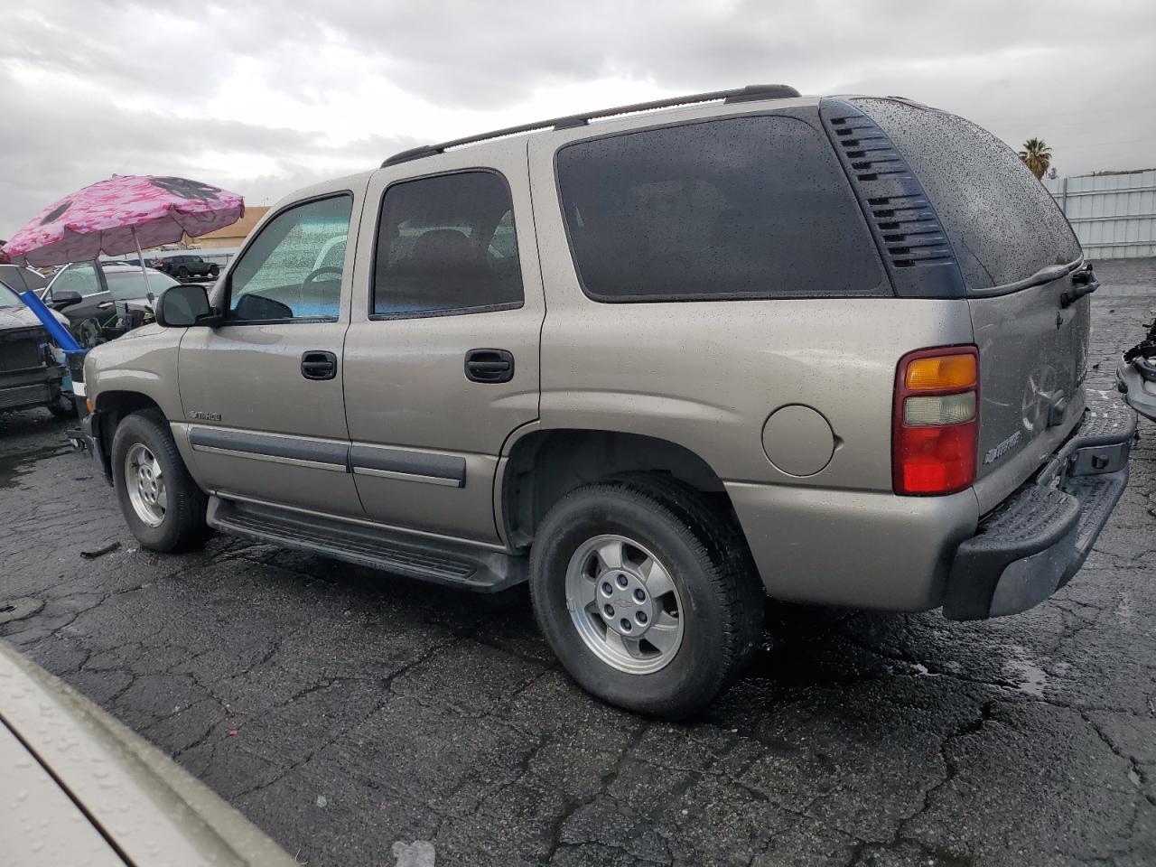 Image 2 of 2003 CHEVROLET TAHOE C1500 2003 with VIN 1GNEC13VX3R213474